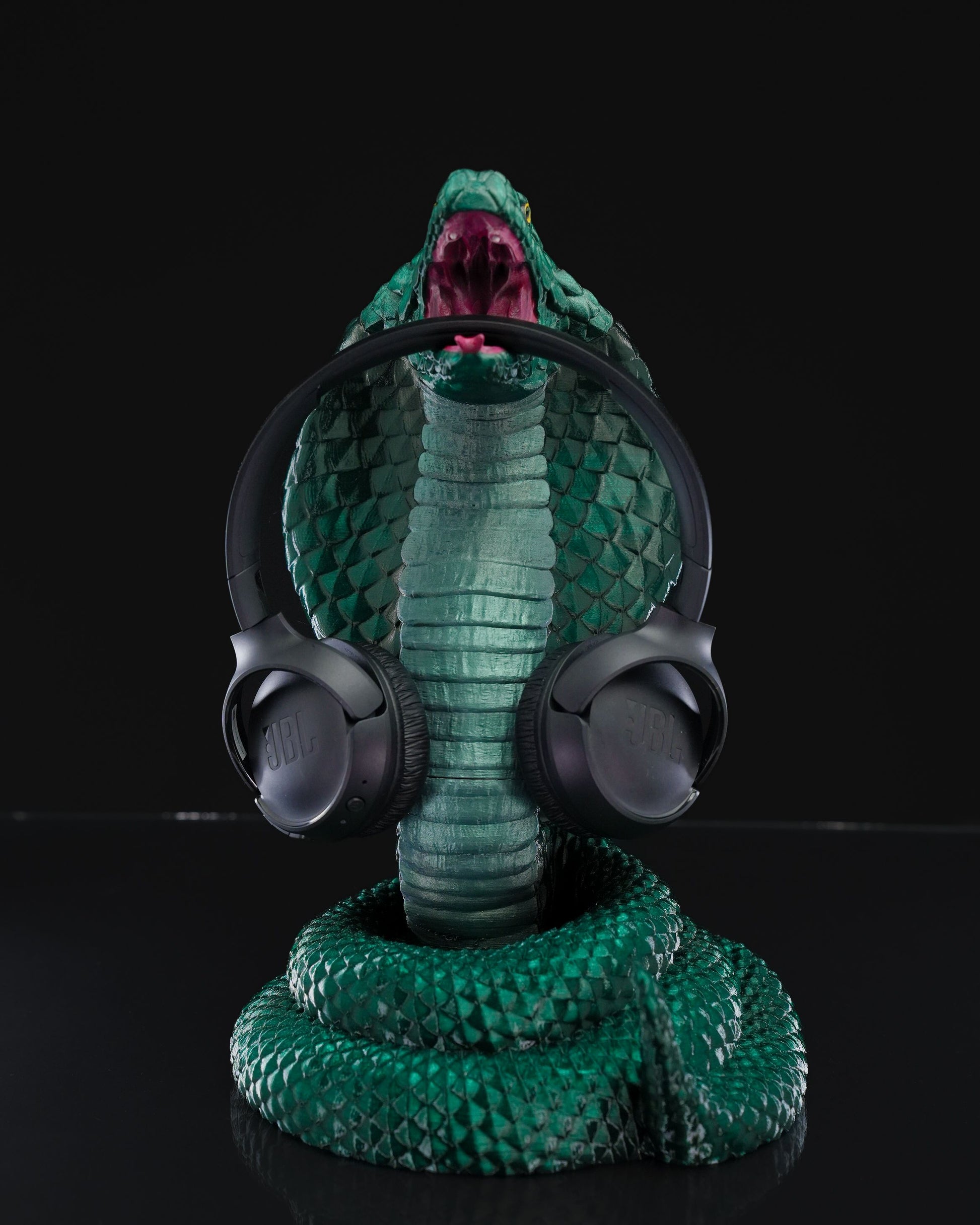 King cobra headphone holder